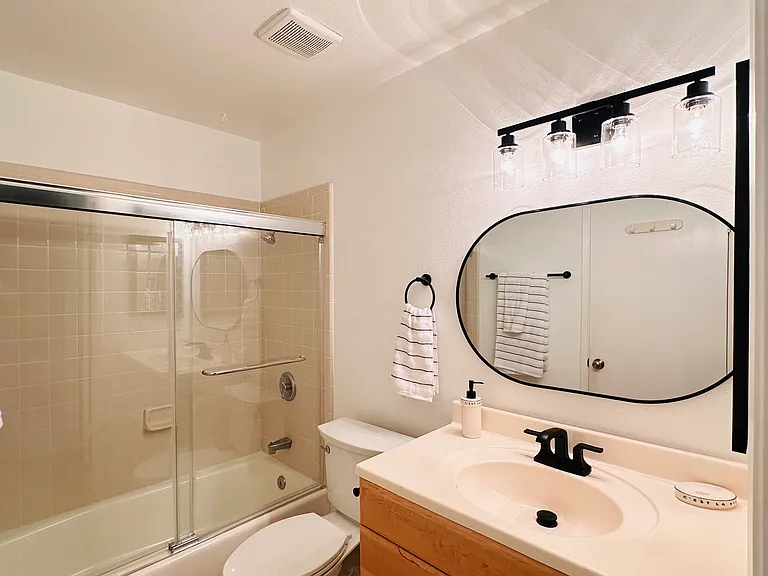 8811 Gilman Dr #D — Photo 16