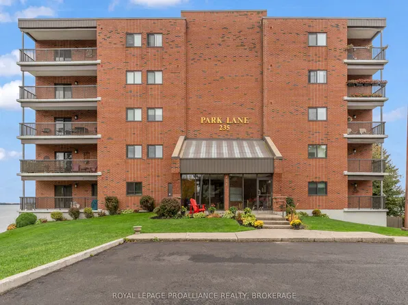 235 South St S #101, Gananoque, ON K7G 1A4
