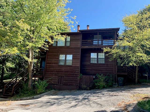 1st image of 968 & 970 N Lewis Pl #970