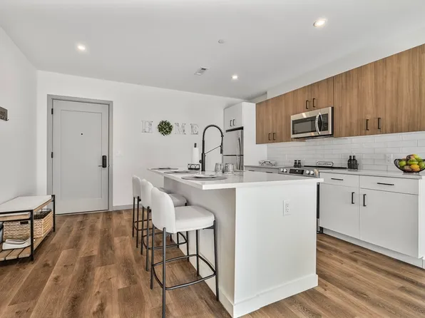 203 Lowell St #216, Wilmington, MA 01887