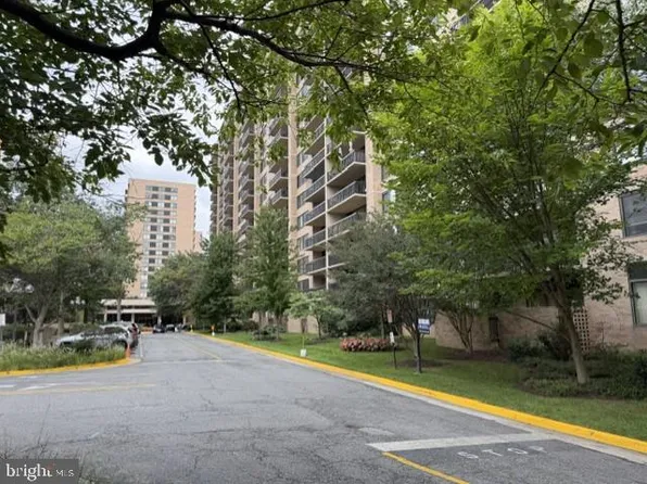 3713 George Mason Dr #704, Falls Church, VA 22041