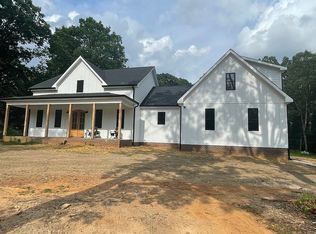 5549 Hilltop Rd, Fuquay Varina, NC 27526