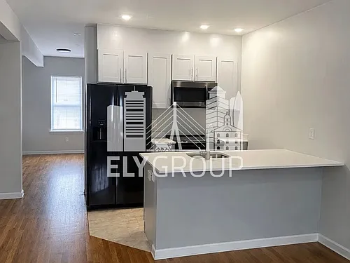 610 Gorham St #1 Photo 1