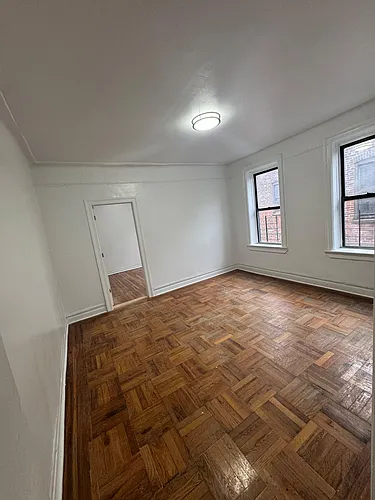 2315 Crotona Ave #5C Photo 1