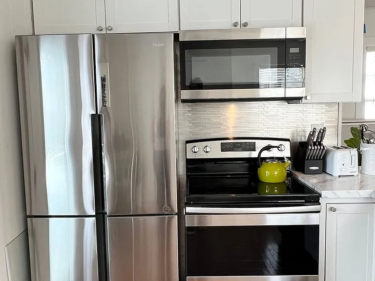 2143 Winston Ave — Photo 4