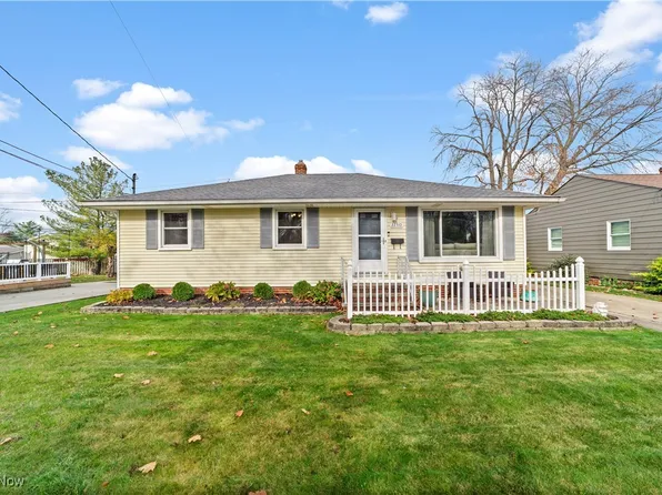 22310 Sandy Ln, Fairview Park, OH 44126