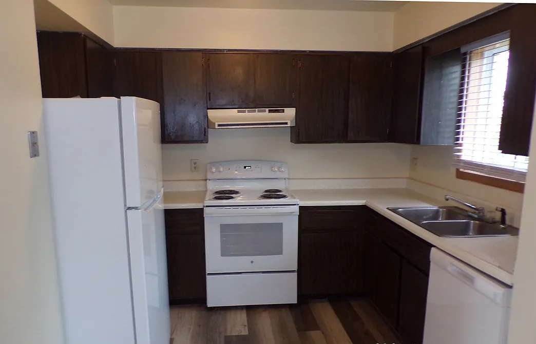 3 bed, 1.5 bath, 1500 sqft, $1,625 — Photo 2