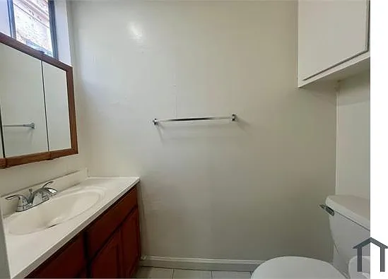611 W 5th St #1 — Photo 10