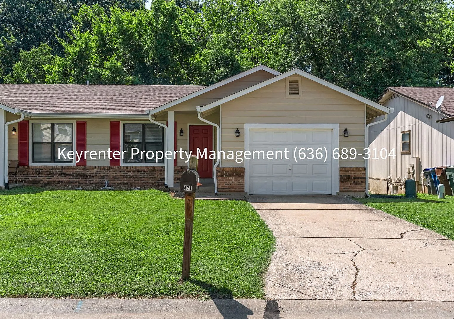 Spacious 2-Bedroom Duplex with Finished Walkout Lower Level — Photo 2