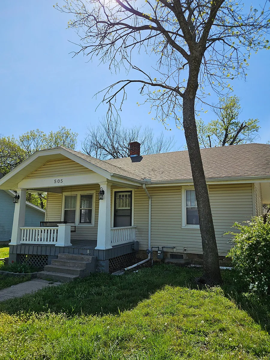Building Photo - 505 S Atchison St