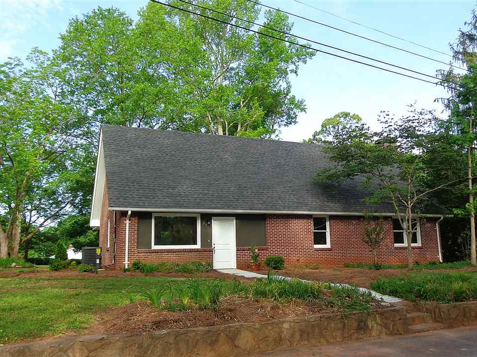 2nd image of 255 N Catherine St