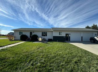1008 S 10th Ave, Britton, SD 57430
