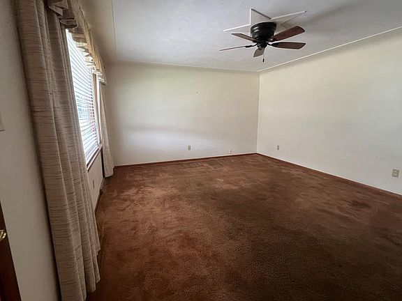 5th image of 137 Lincoln Ave