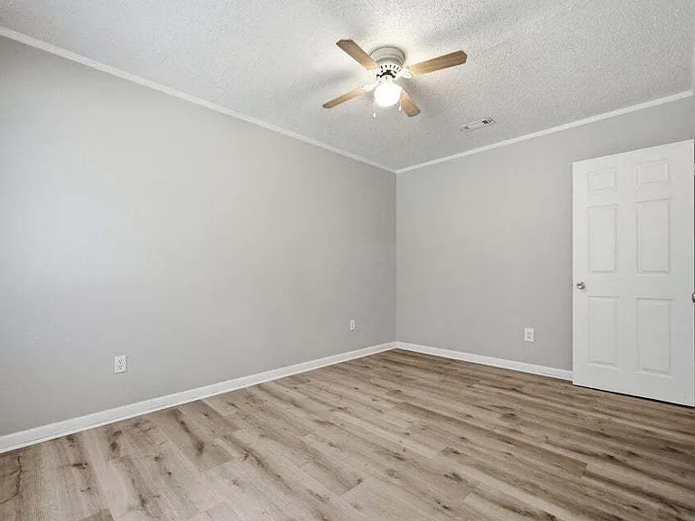 106 Andrews Ave — Photo 34