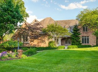 5541 Churchill Ln, Libertyville, IL 60048