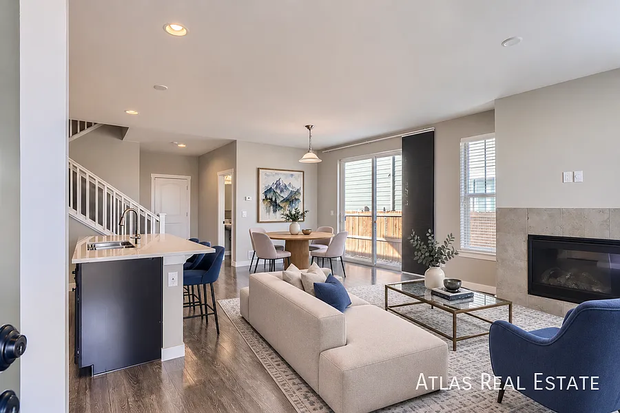Spacious 4-Bedroom Townhome in North Park — Photo 3