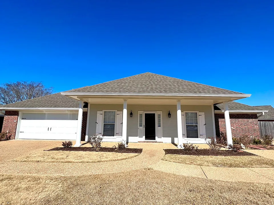 506 Laurelwood Dr