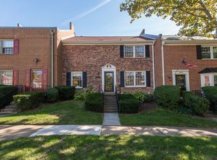 5923 Queenston St, Springfield, VA 22152