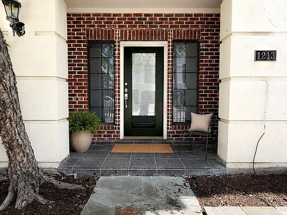 3rd image of 1213 Dunlavy St