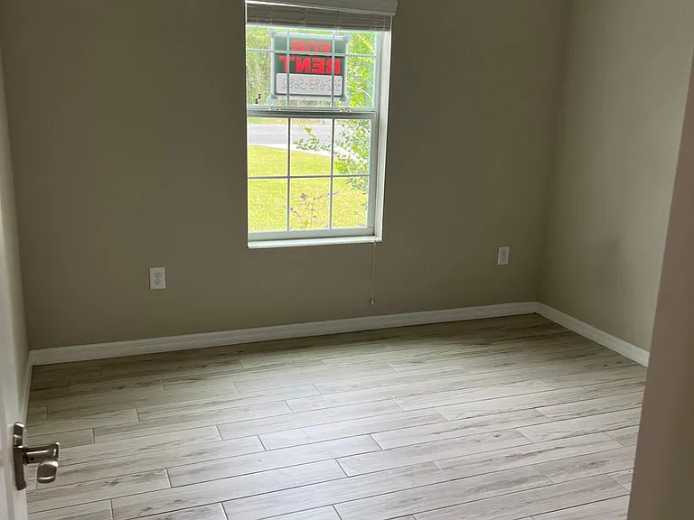 5810 W Oak Park Blvd — Photo 9