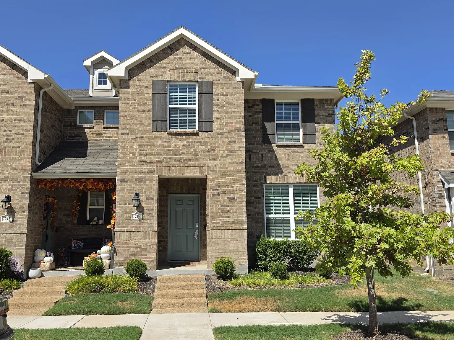3 bed, 2.5 bath, 1761 sqft, $2,500 — Photo 1