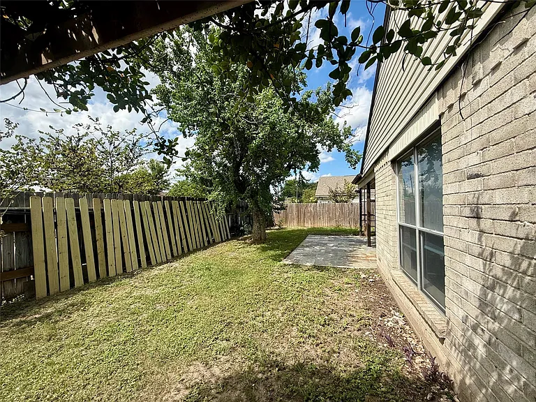 13222 Pebblewalk Cir N — Photo 32