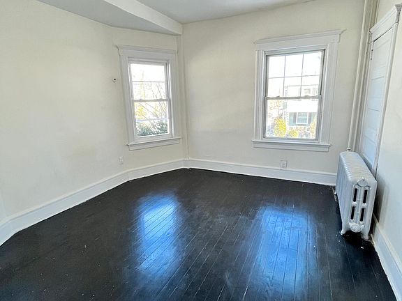 5th image of 76 Condict St #1