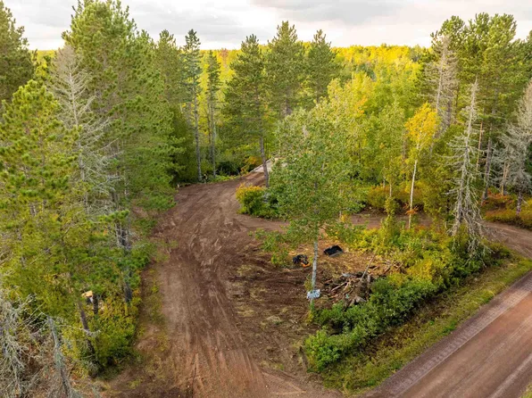 2911 Clark Rd, Two Harbors, MN 55616