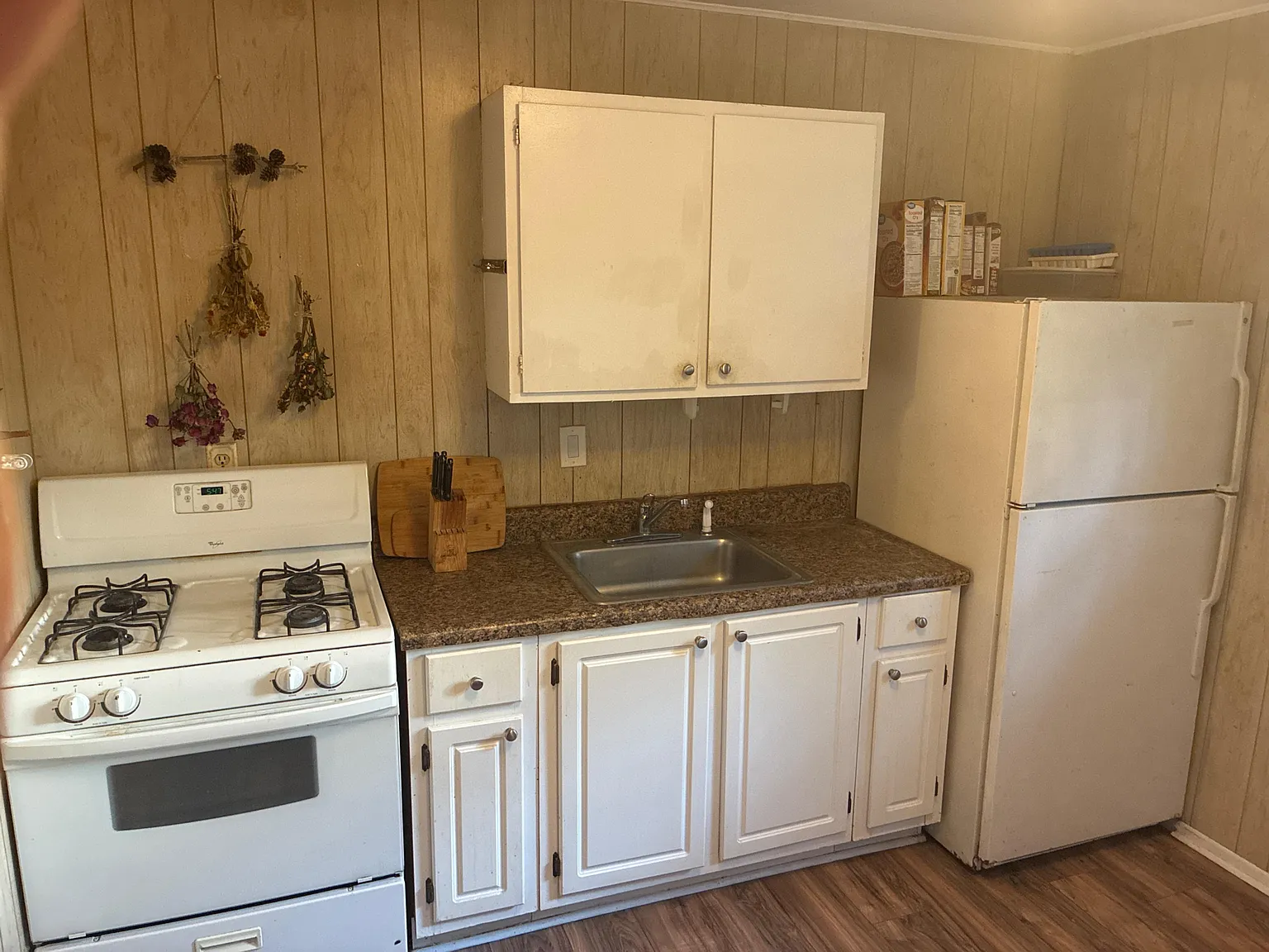 1 bed, 1.0 bath, 1059 sqft, $806 — Photo 3