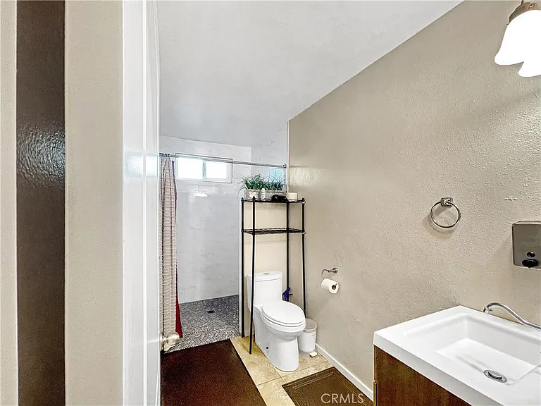 4084 W 137th St #B — Photo 5