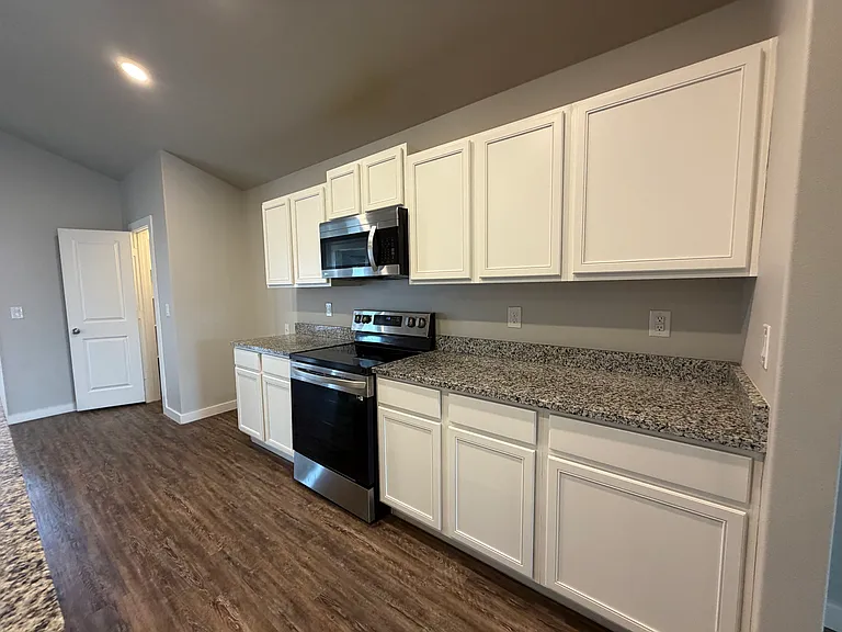 2911 Abbeville Ave — Photo 9