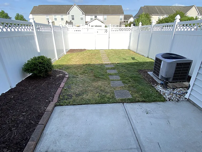 137 Fairgreen St — Photo 28