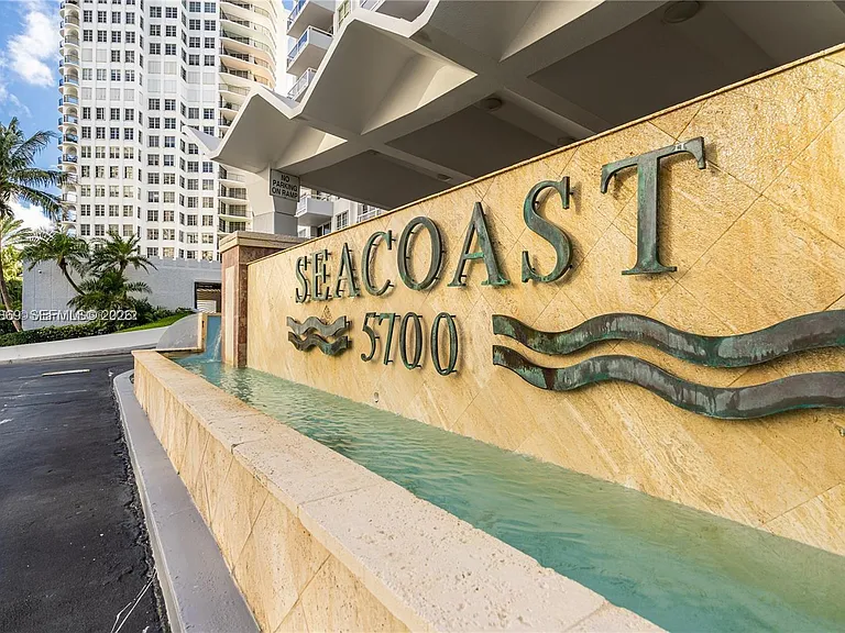5700 Collins Ave #15D — Photo 32