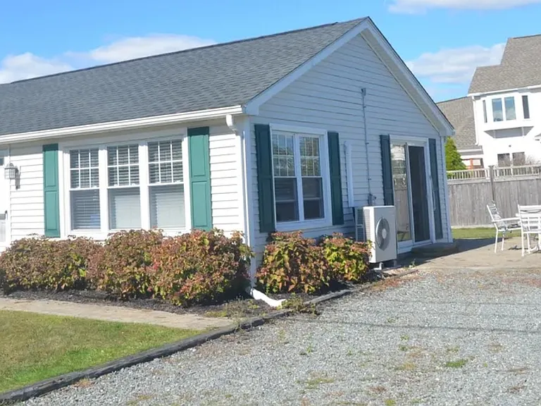 8 Pocono Rd — Photo 1