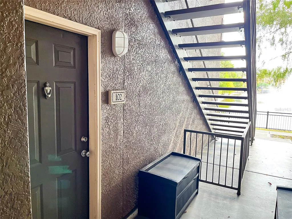 1 bed, 1.0 bath, 641 sqft, $1,195 — Photo 3