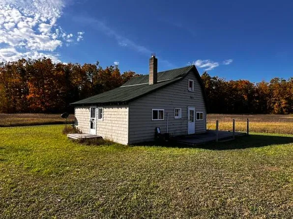 7001 Sommers Rd, Levering, MI 49755