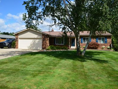 9120 Sussex St, White Lake, MI, 48386