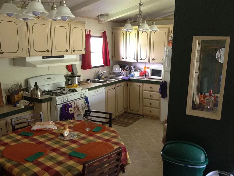 107 Mary Ln — Photo 3