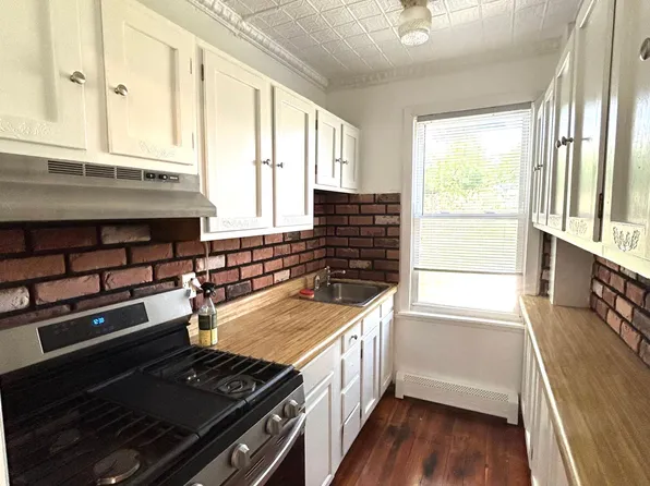 121 Grove St Floor 2, Lincoln, RI 02865