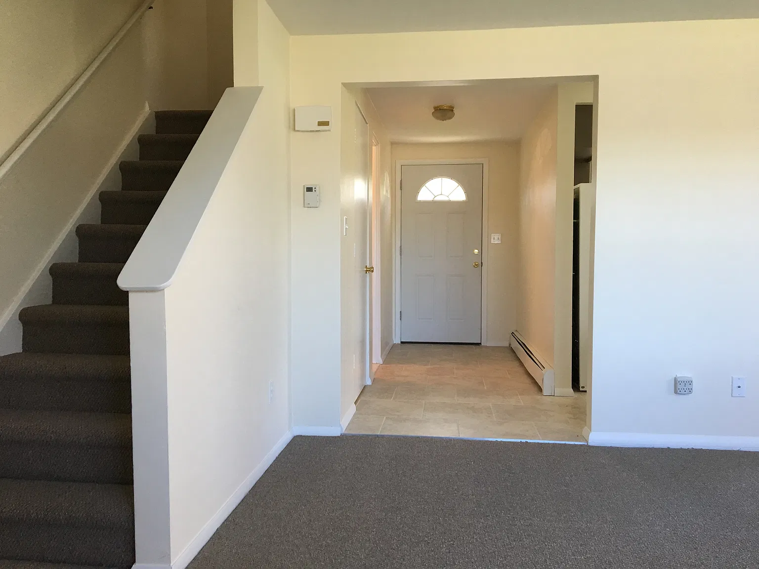 3 bed, 1.5 bath, 1200 sqft, $1,500 — Photo 3