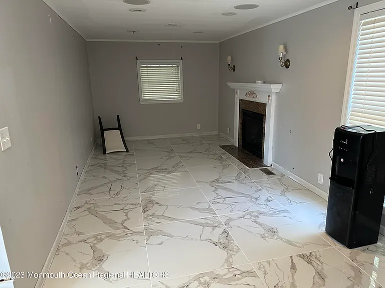 24 Barbara Ln — Photo 7