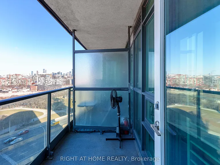 231 Fort York Blvd #1807 — Photo 24