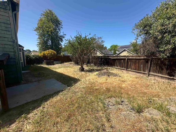 715 Cambridge Ct, Tracy, CA 95377