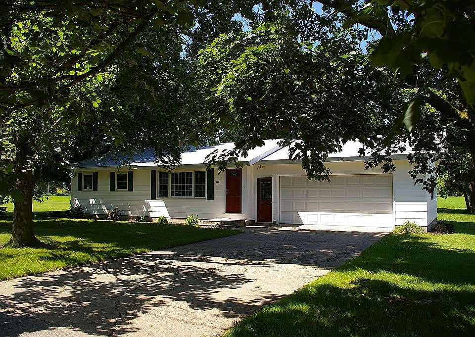Front view of home
