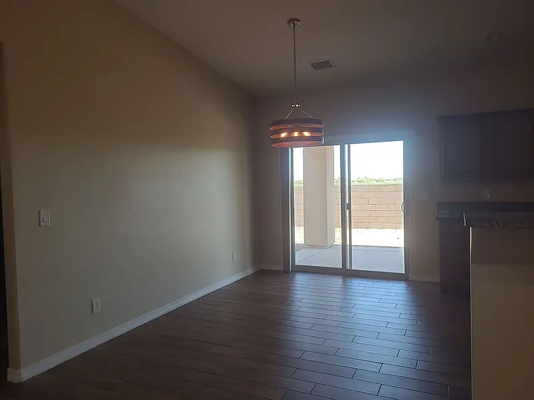 1923 E Winter Haven Dr — Photo 4
