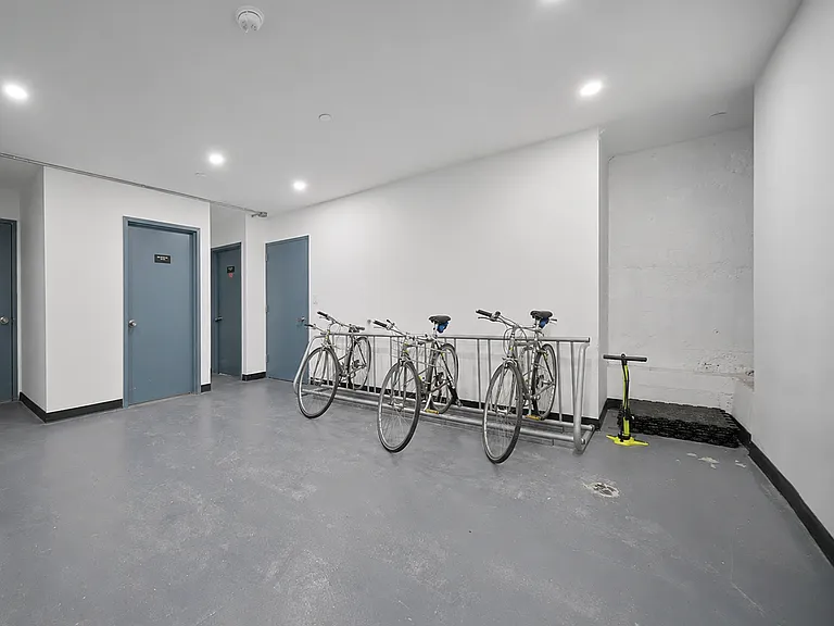 126 Winthrop St #3 — Photo 6