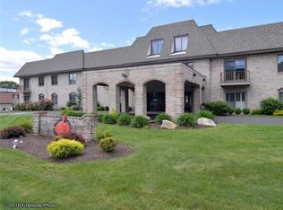 39 Sachem Dr APT 207, Cranston, RI 02920