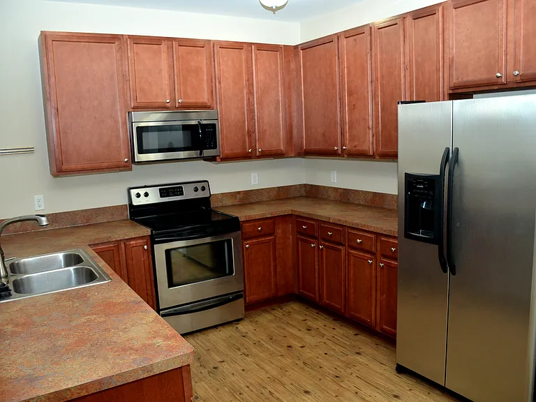 912 Southmoor Dr #304 — Photo 2