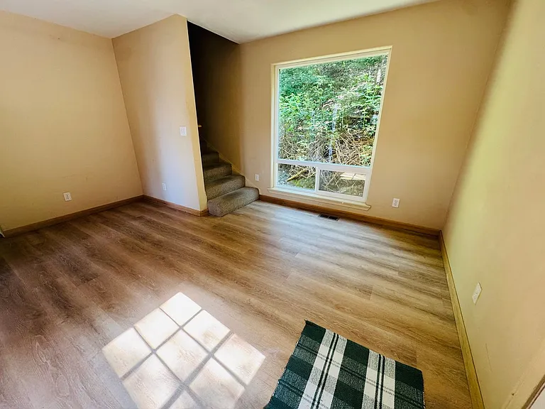 7604 Holiday Blvd — Photo 5