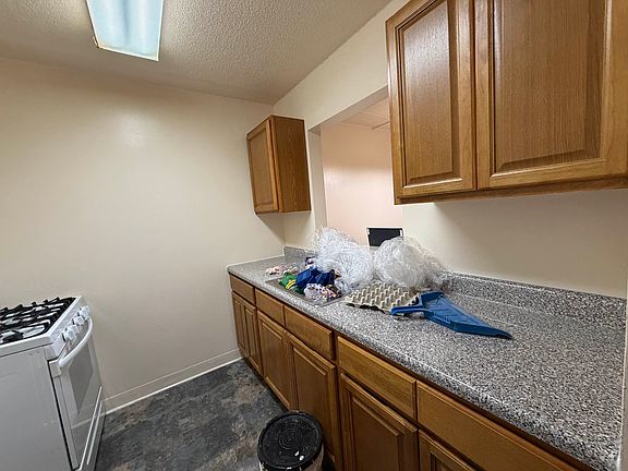5th image of 2538 Valentine Ave APT 2D